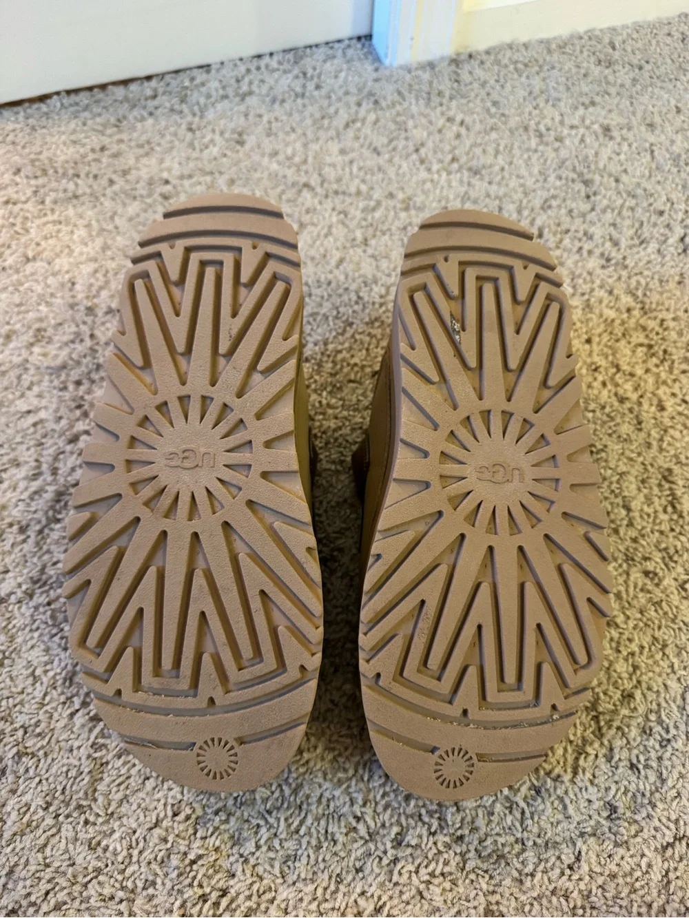 Ugg platform sandal